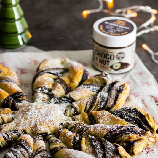 Sobremesa em formato de floco de neve feito com massa folhada e com o Choco&Nut da GoldNutrition | Receitas de Natal GoldNutrition